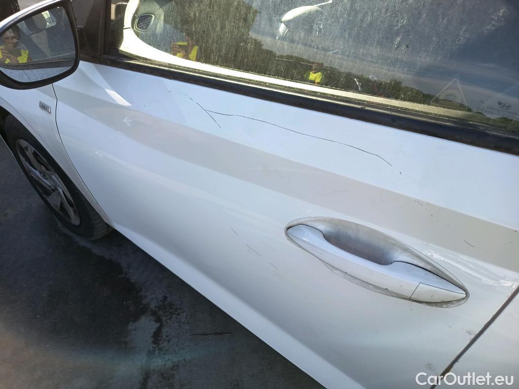  Hyundai  i20 HYUNDAI  / 2020 / 5P / berlina con portón 1.0 TGDI 74kW (100CV) 48V Essence #9