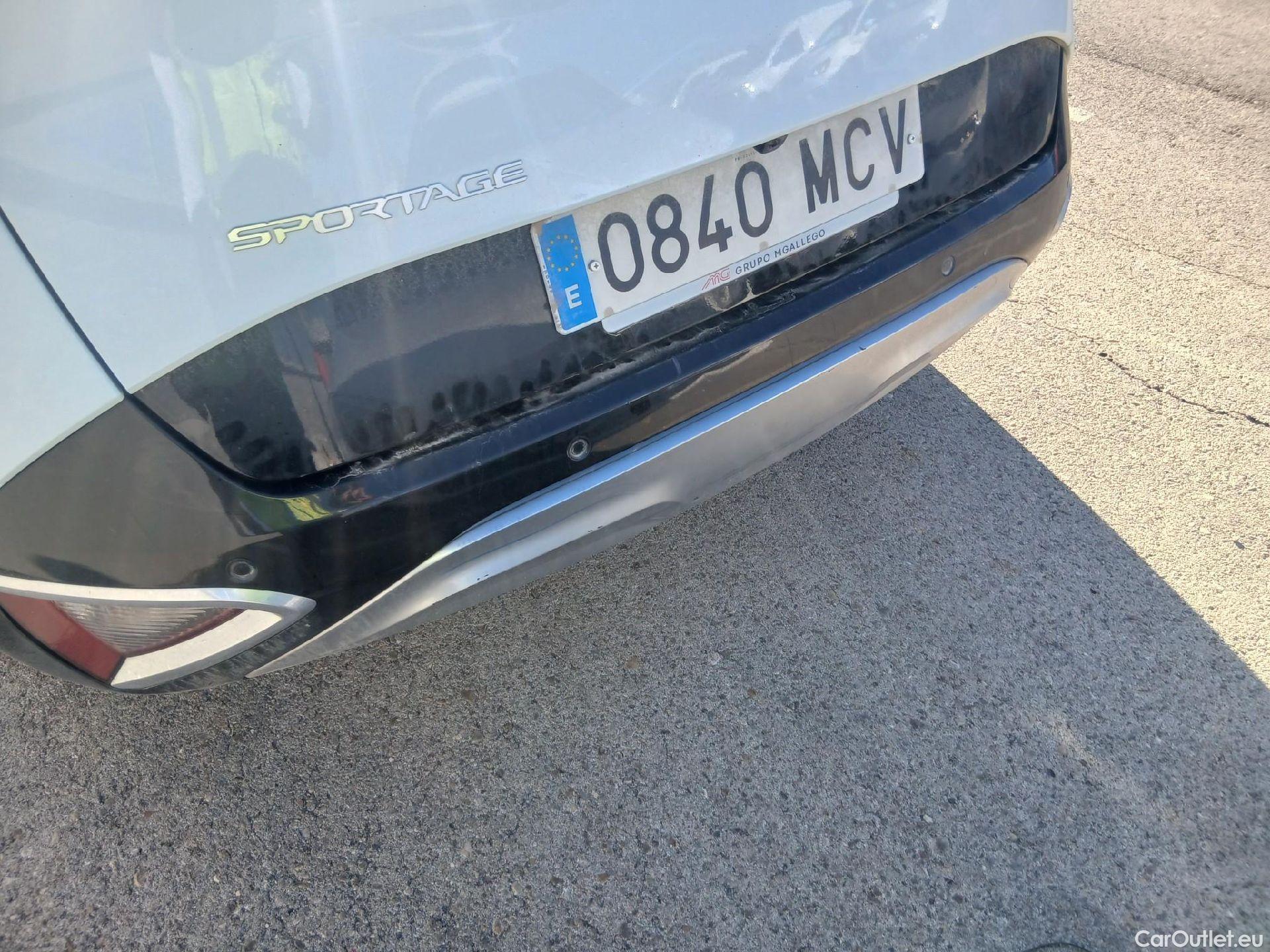  KIA  Sportage KIA  / 2022 / 5P / todoterreno 1.6 T-GDi MHEV 110kW(150CV) Tech 4x2 DCT #10