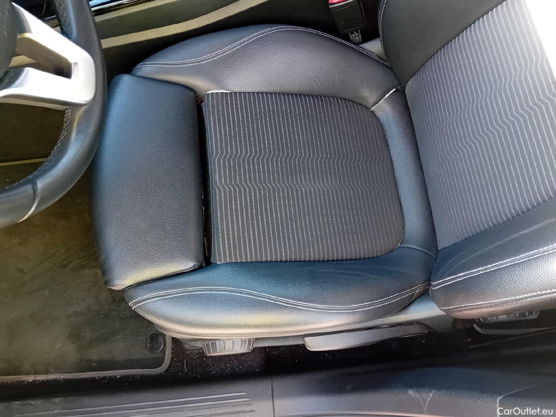  Mercedes  A-Klasse MERCEDES-BENZ Clase A / 2018 / 5P / berlina con portón A 250 e #4