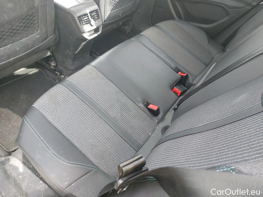  Peugeot  3008 PEUGEOT  / 2020 / 5P / todoterreno 1.5 BlueHDi 96kW S&S Allure Pack EAT8 #16