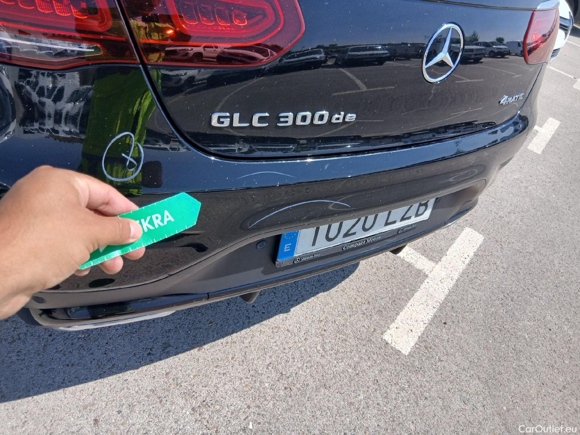  Mercedes  G-Klasee MERCEDES-BENZ GLC Coupé / 2019 / 5P / coupé GLC 300 de 4MATIC #27