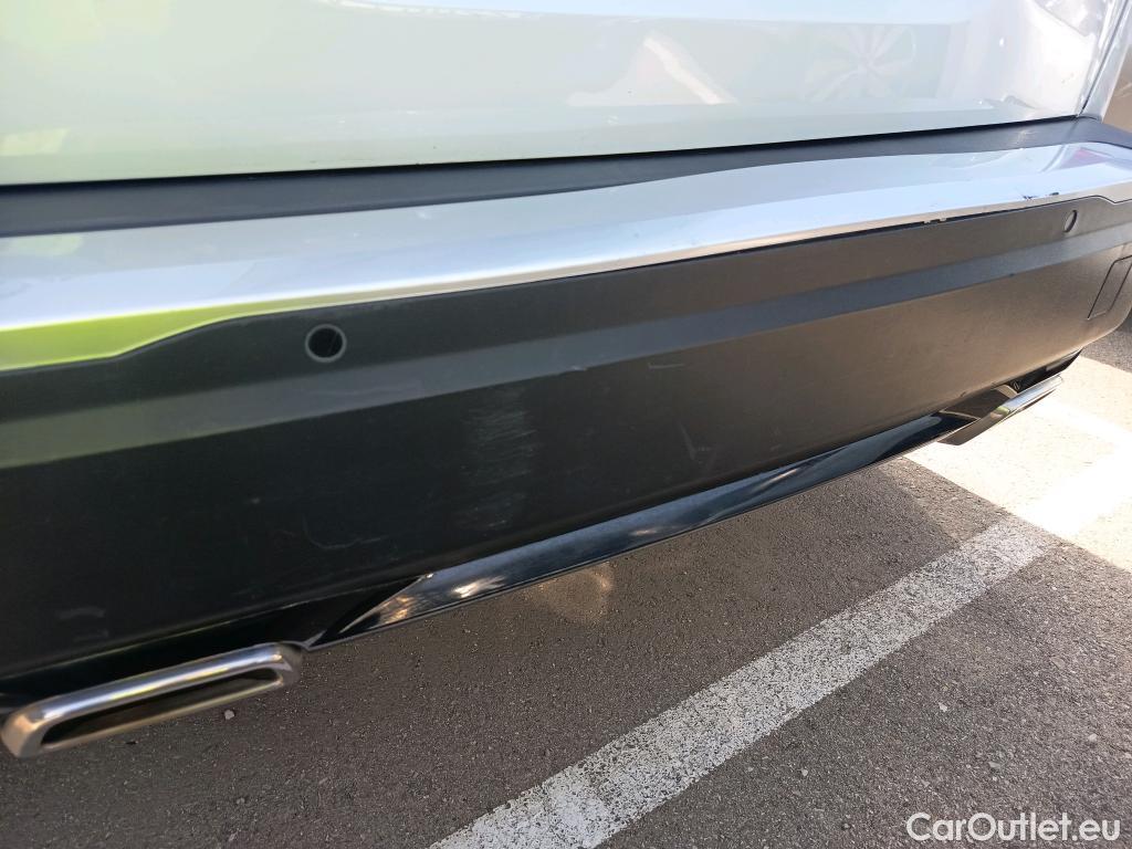  Peugeot  2008 PEUGEOT  / 2019 / 5P / todoterreno Allure Pack Puretech 130 S&S EAT8 #5