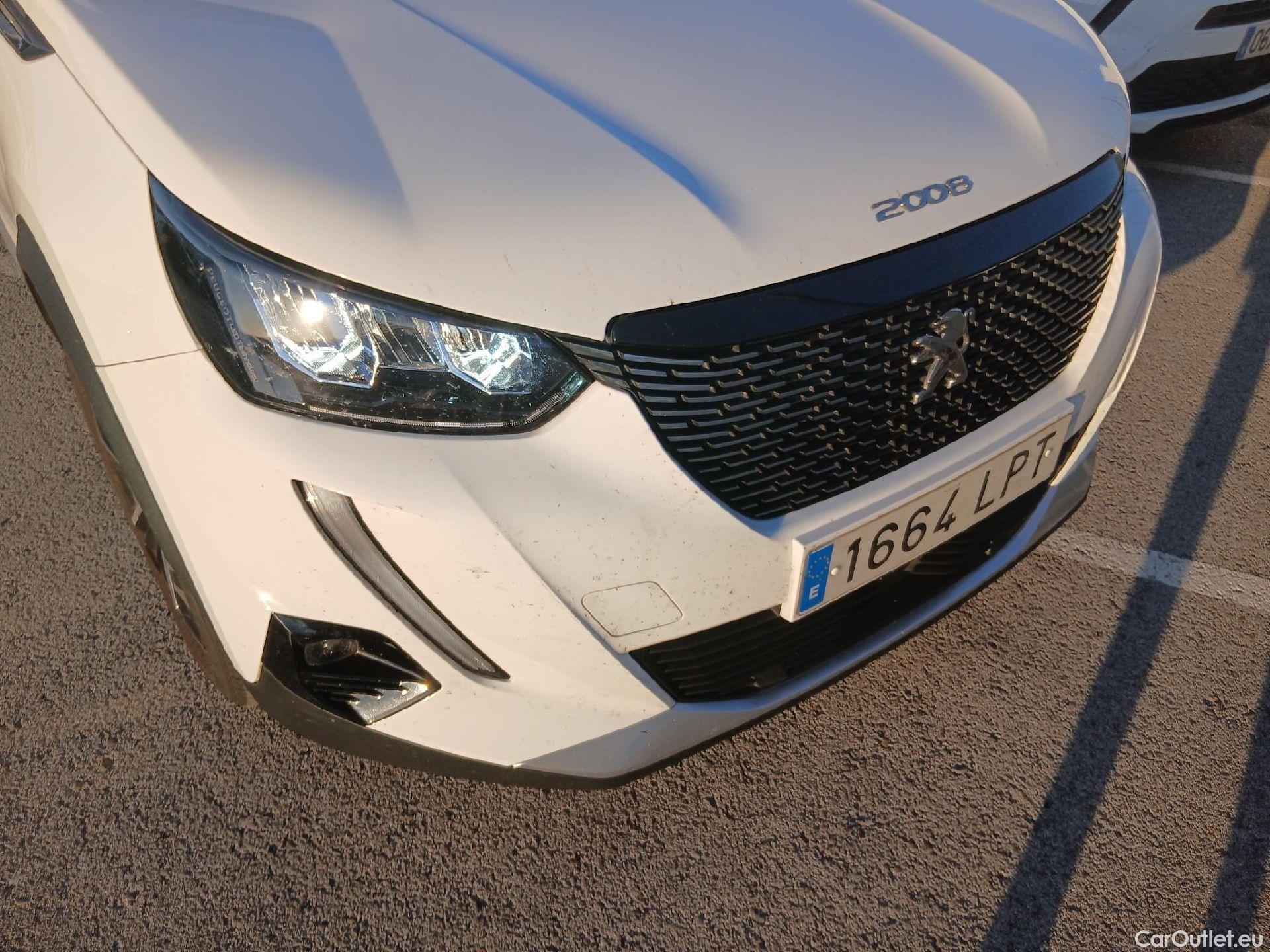  Peugeot  2008 PEUGEOT  / 2019 / 5P / todoterreno Allure Pack Puretech 130 S&S EAT8 (AC) #5