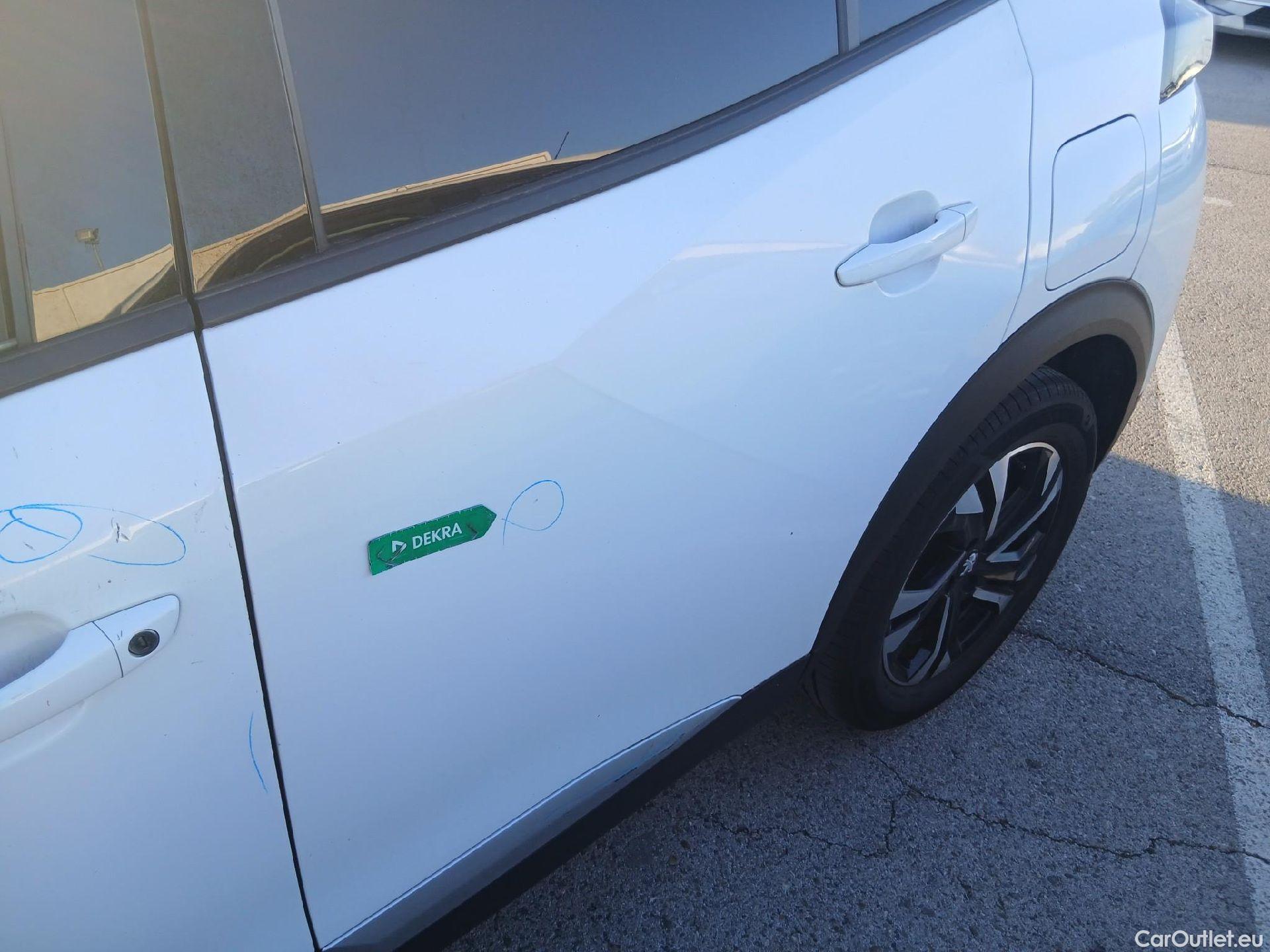  Peugeot  2008 PEUGEOT  / 2019 / 5P / todoterreno Allure Pack Puretech 130 S&S EAT8 (AC) #13