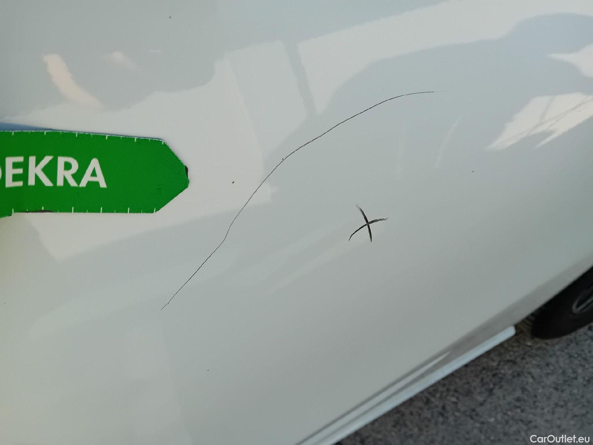  Mercedes  A-Klasse MERCEDES-BENZ Clase A / 2018 / 5P / berlina con portón A 250 e #17