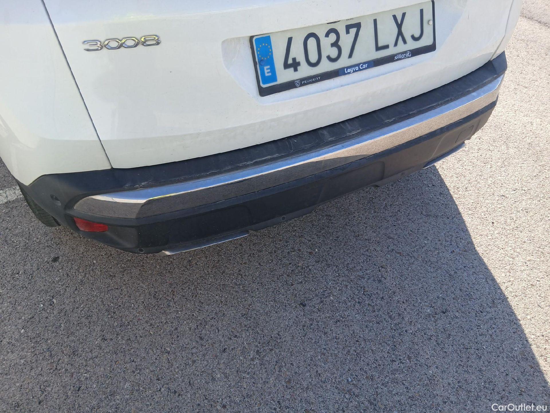  Peugeot  3008 PEUGEOT  Hybrid / 2020 / 5P / todoterreno 225 e-EAT8 GT #26