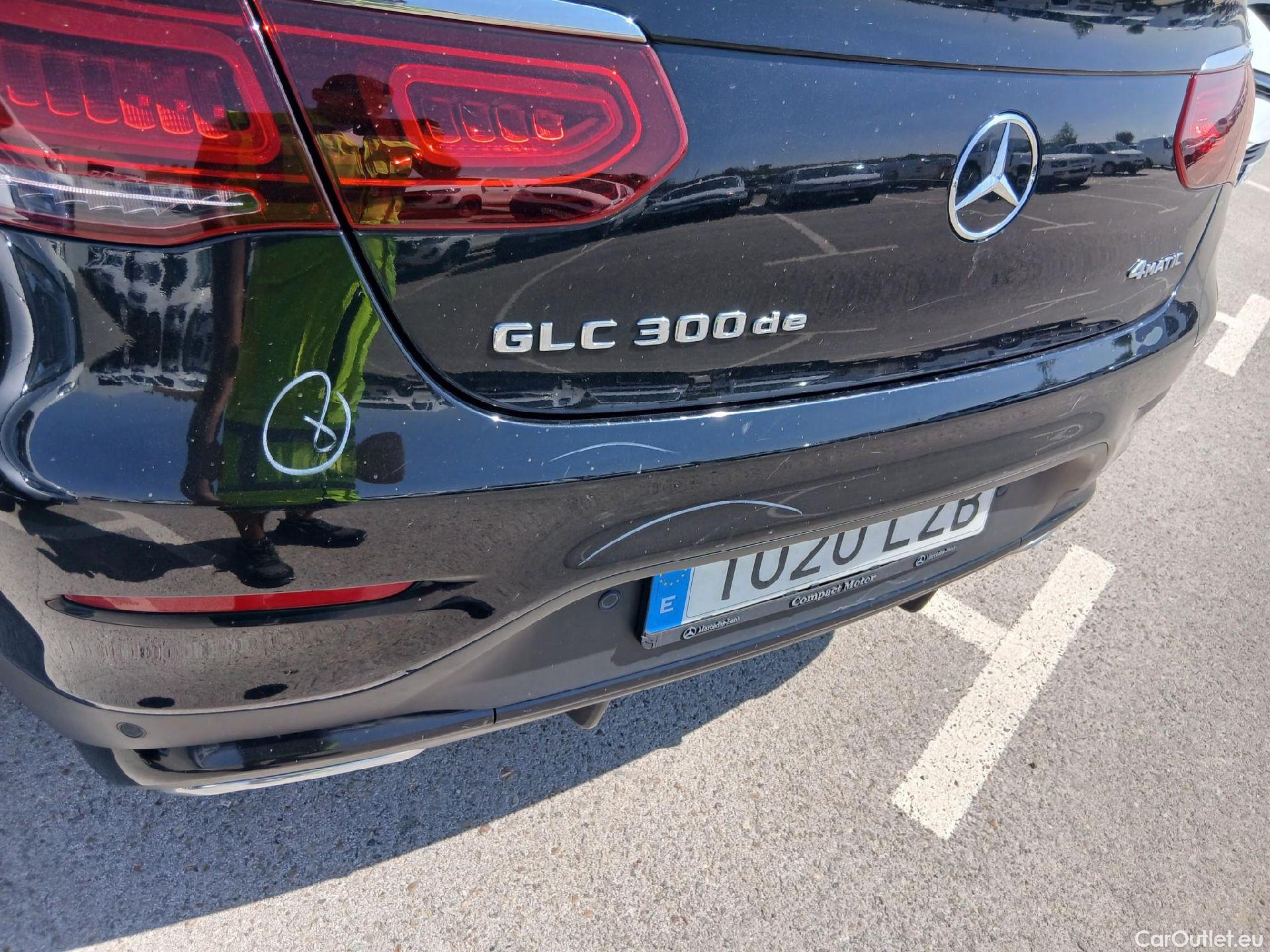  Mercedes  G-Klasee MERCEDES-BENZ GLC Coupé / 2019 / 5P / coupé GLC 300 de 4MATIC #28