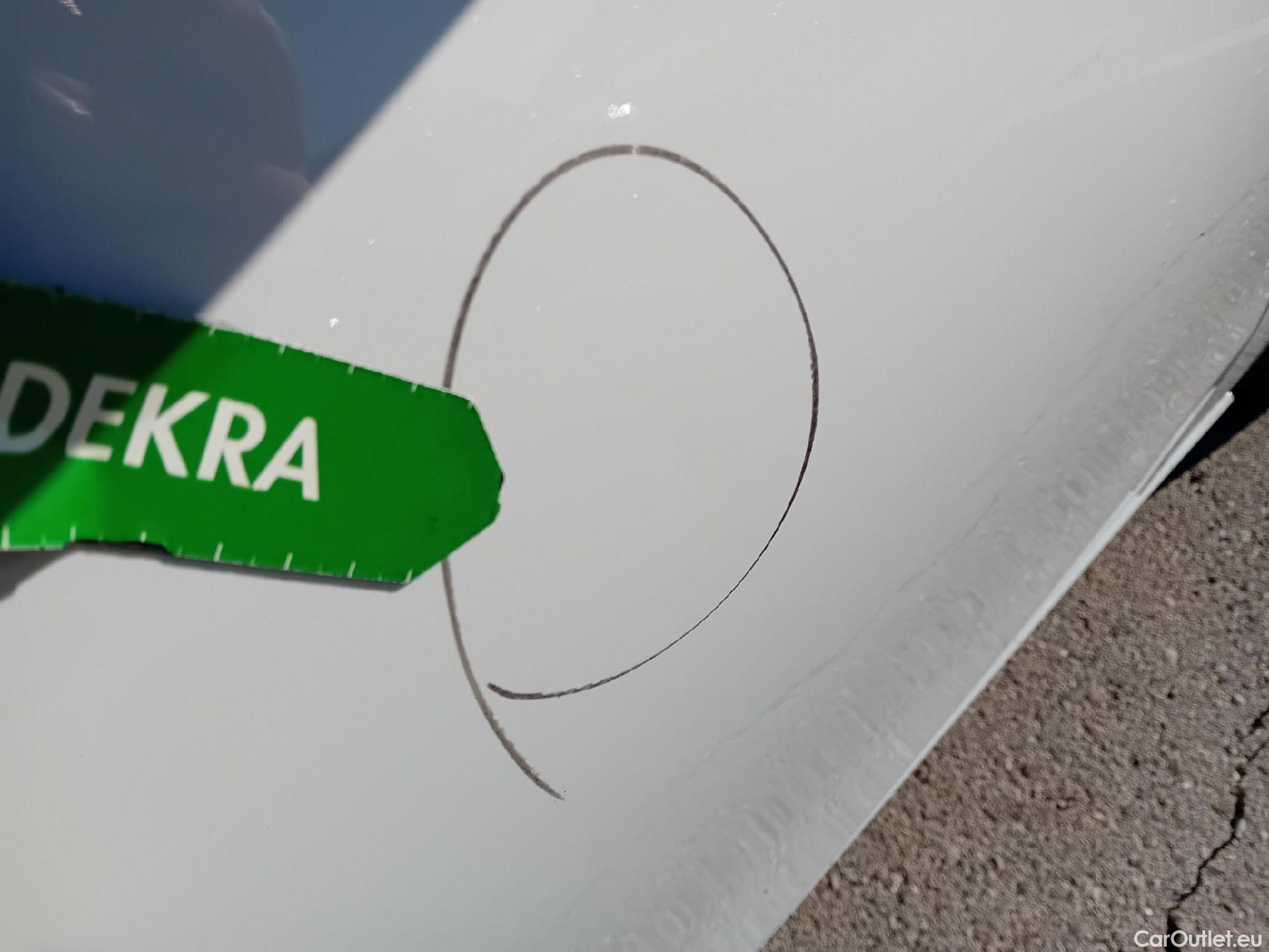  Mercedes  A-Klasse MERCEDES-BENZ Clase A / 2018 / 5P / berlina con portón A 250 e #27