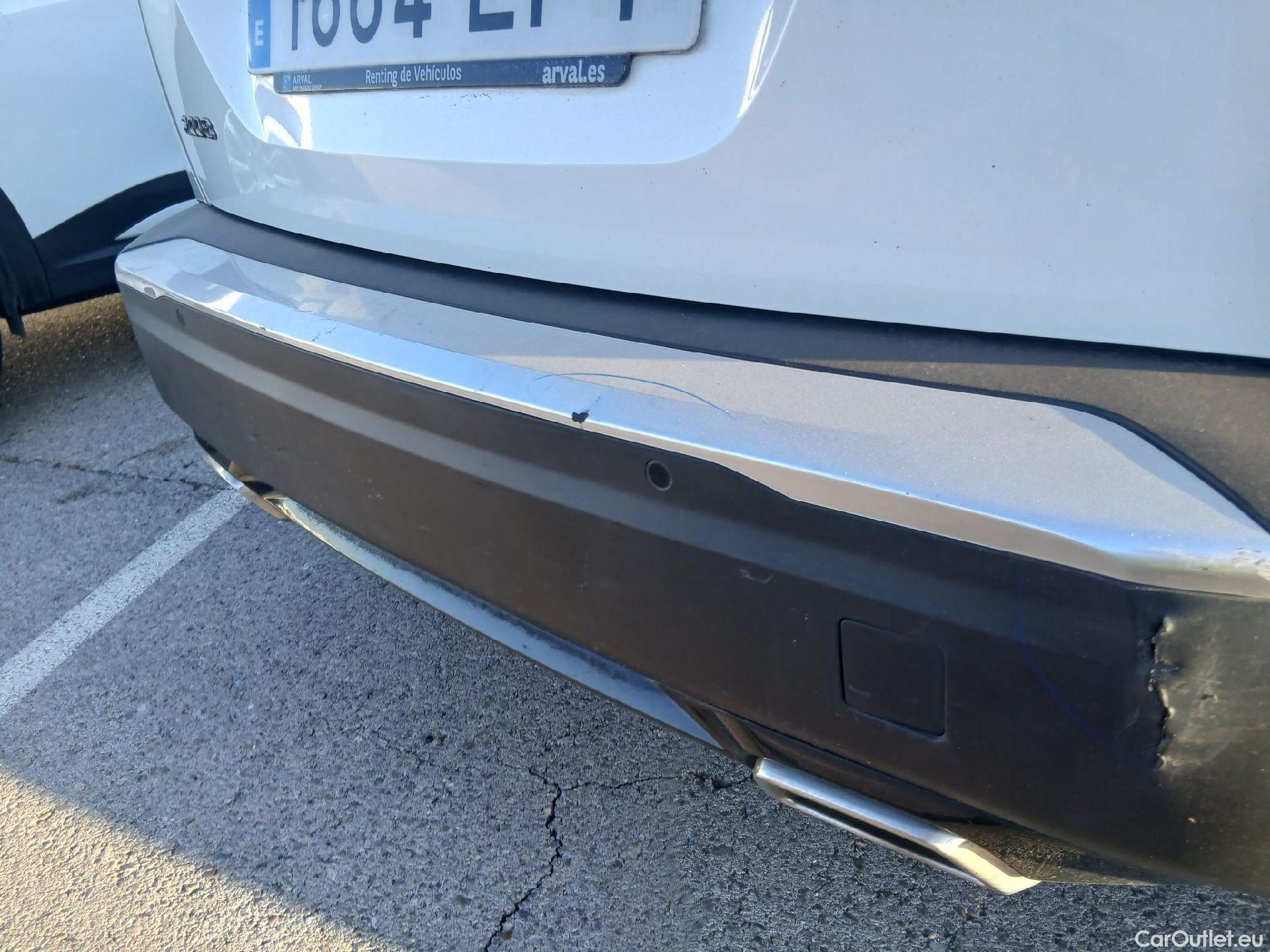  Peugeot  2008 PEUGEOT  / 2019 / 5P / todoterreno Allure Pack Puretech 130 S&S EAT8 (AC) #27