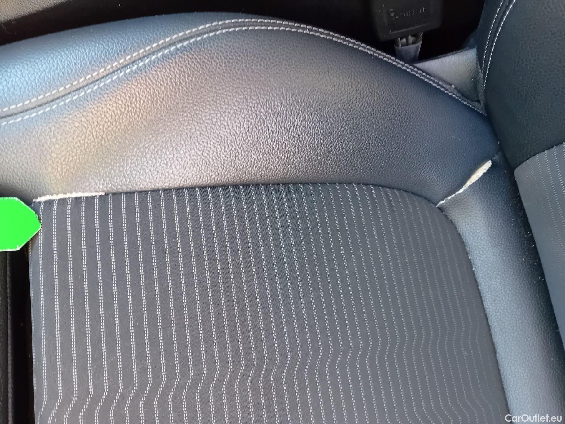  Mercedes  A-Klasse MERCEDES-BENZ Clase A / 2018 / 5P / berlina con portón A 250 e #5