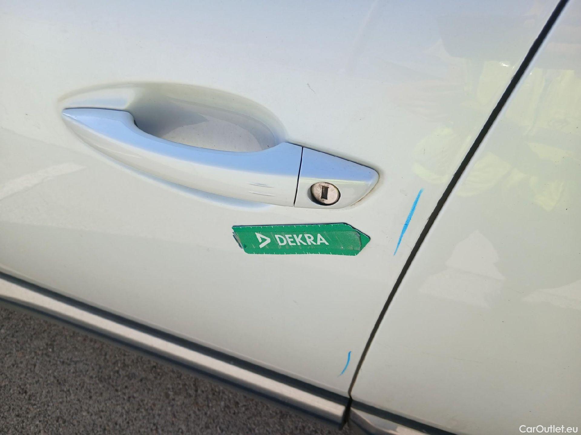  Peugeot  3008 PEUGEOT  Hybrid / 2020 / 5P / todoterreno 225 e-EAT8 GT #13