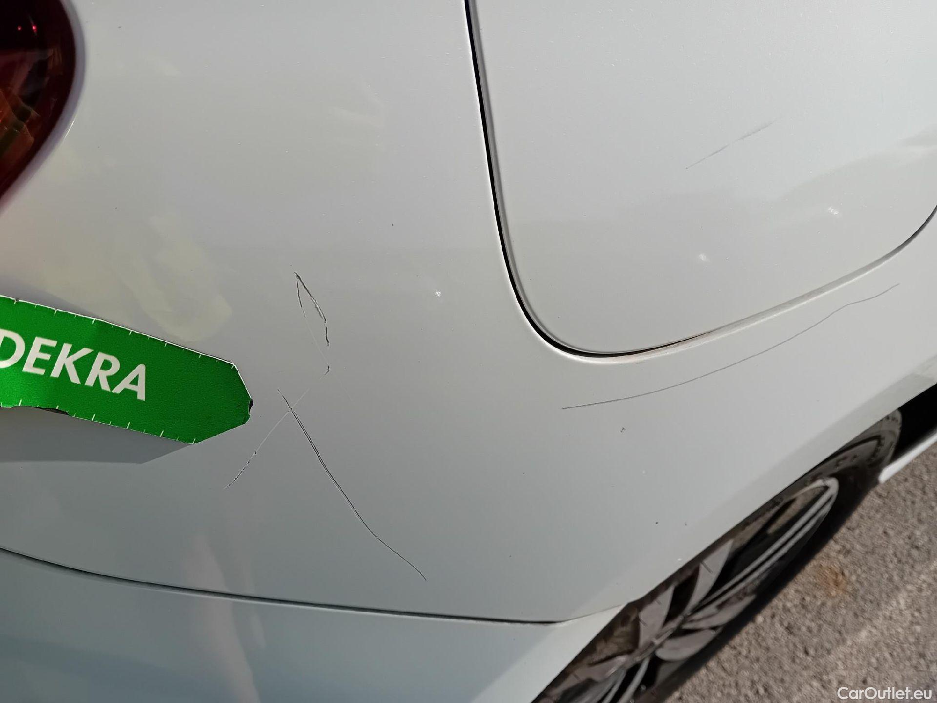  Mercedes  A-Klasse MERCEDES-BENZ Clase A / 2018 / 5P / berlina con portón A 250 e #23