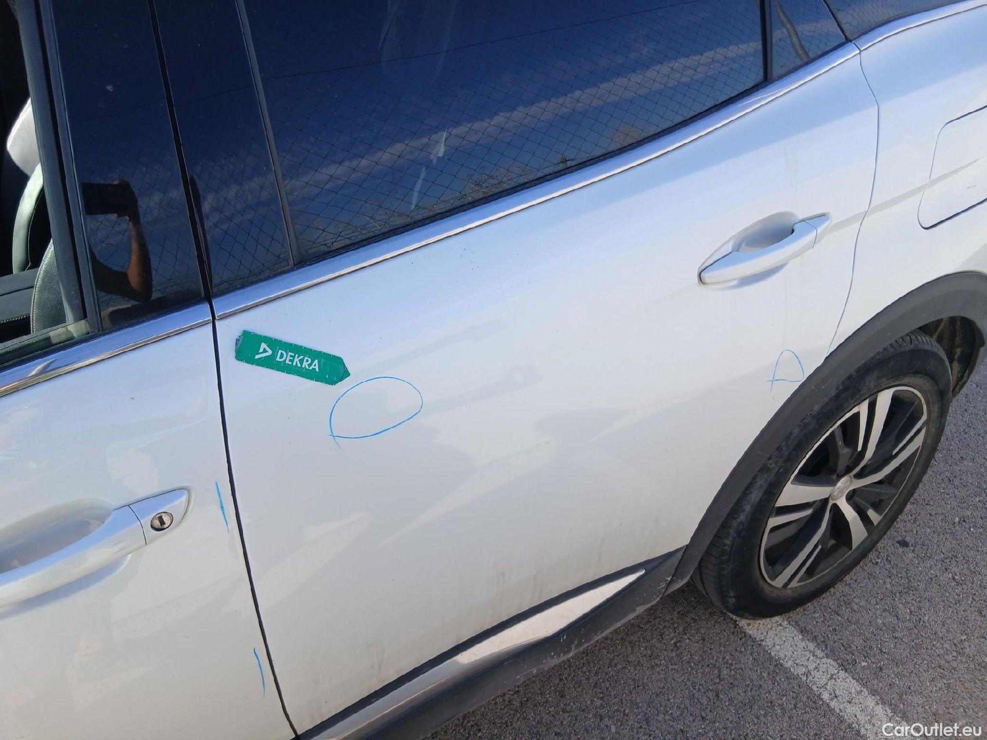  Peugeot  3008 PEUGEOT  Hybrid / 2020 / 5P / todoterreno 225 e-EAT8 GT #17