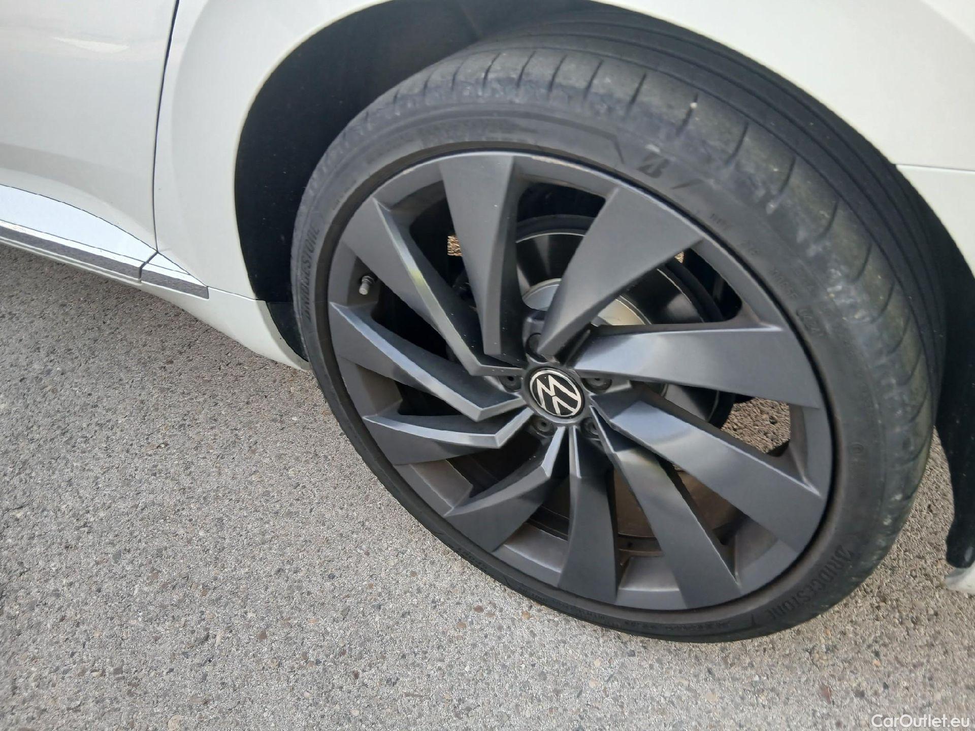  Volkswagen  Arteon VOLKSWAGEN  / 2020 / 5P / berlina con portón R-Line 2.0 TDI 147kW (200CV) DSG #33