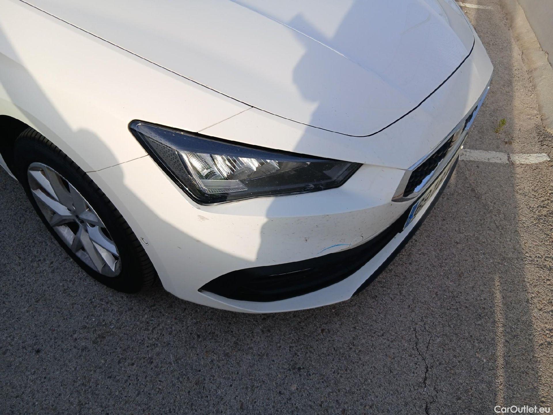  Seat  Leon SEAT Nuevo León / 2020 / 5P / berlina con portón 2.0 TDI 110kW DSG-7 Style XL(SP) #4