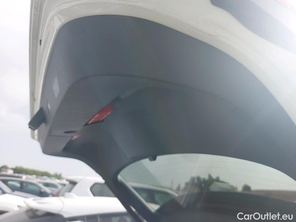  Volkswagen  T-ROC VOLKSWAGEN  / 2017 / 5P / todoterreno Advance R-Line 1.5 TSI 110kW (150CV) DSG #20
