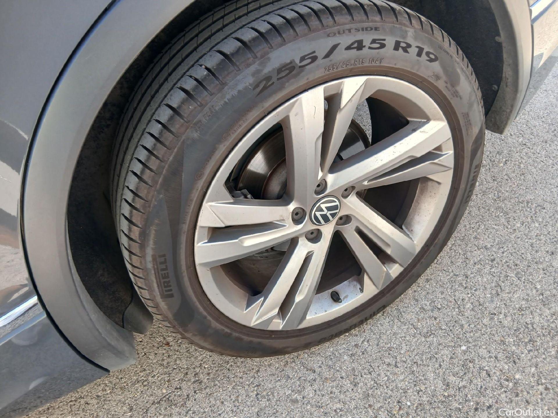  Volkswagen  Tiguan  R-Line 2.0 TDI 150CV AT7 E6d #11
