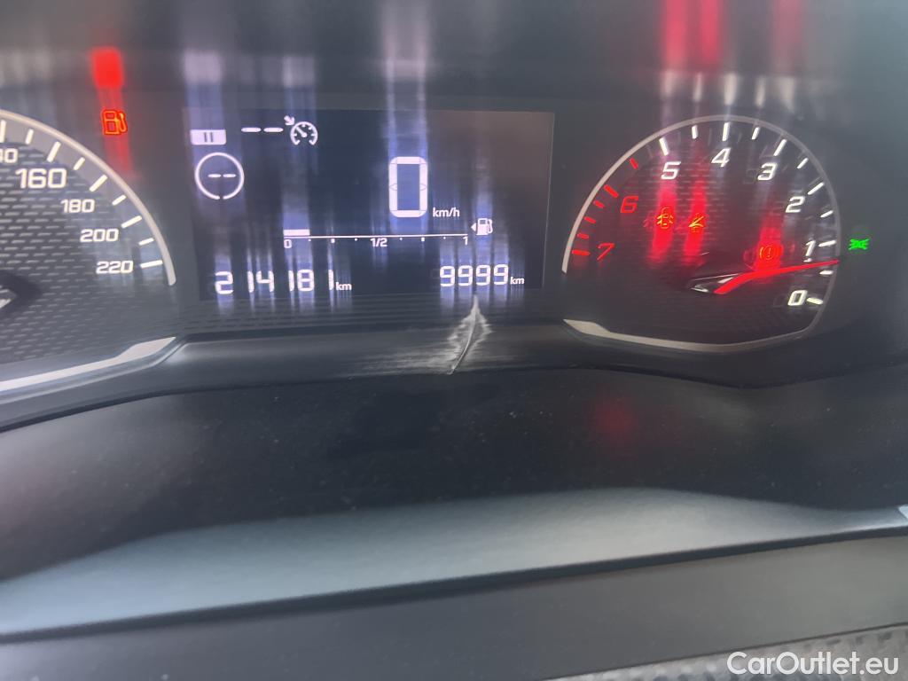  Peugeot  2008 PEUGEOT  / 2019 / 5P / todoterreno Active BlueHDI 81kW (110CV) #1
