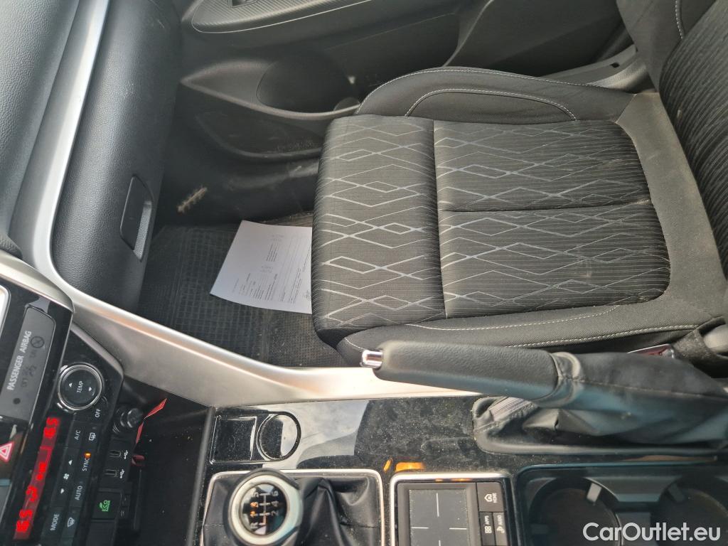  Mitsubishi  Eclipse MITSUBISHI  Cross / 2017 / 5P / todoterreno 150T Spirit (CX) #4
