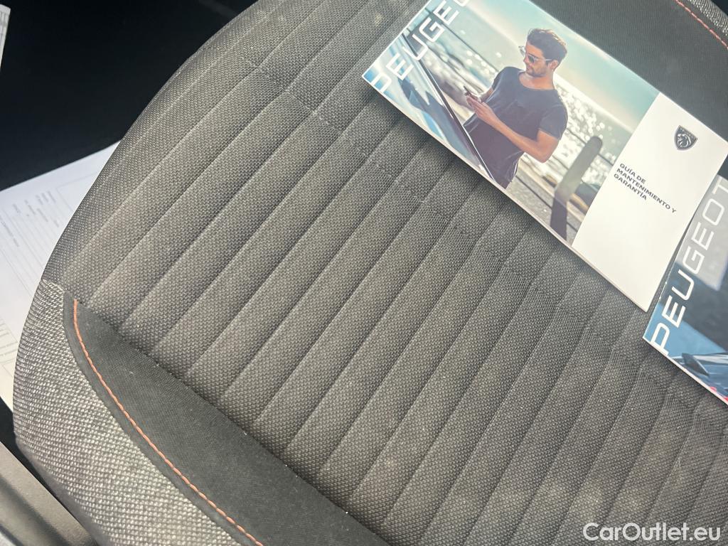  Peugeot  2008 PEUGEOT  / 2019 / 5P / todoterreno Active BlueHDI 81kW (110CV) #5