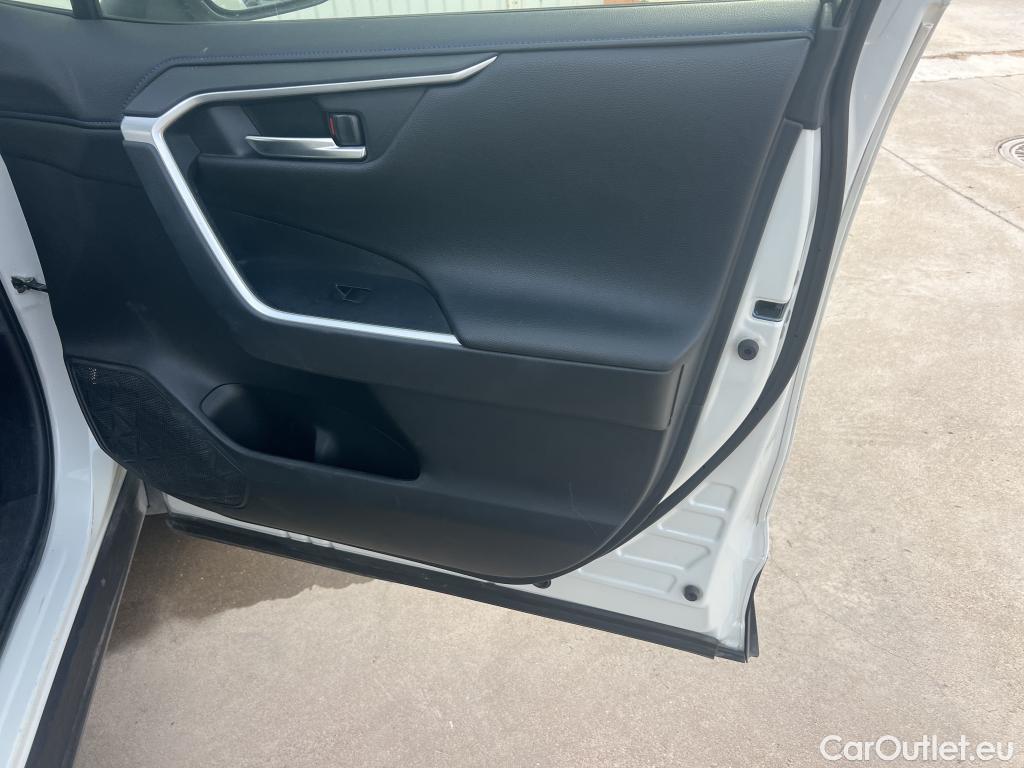  Toyota  RAV4 TOYOTA  / 2018 / 5P / todoterreno 2.5l 220H Style #20