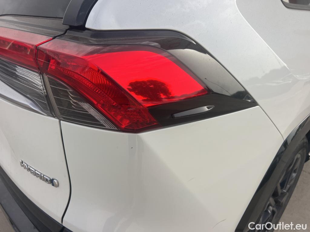  Toyota  RAV4 TOYOTA  / 2018 / 5P / todoterreno 2.5l 220H Style #34