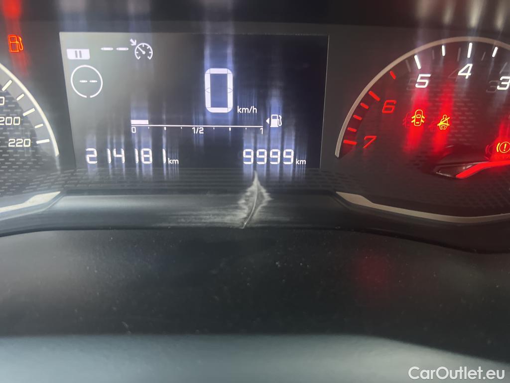  Peugeot  2008 PEUGEOT  / 2019 / 5P / todoterreno Active BlueHDI 81kW (110CV) #2