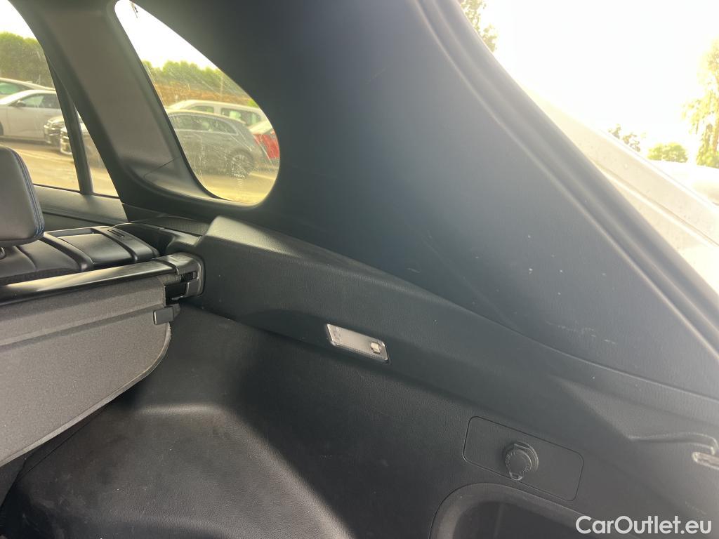  Toyota  RAV4 TOYOTA  / 2018 / 5P / todoterreno 2.5l 220H Style #18