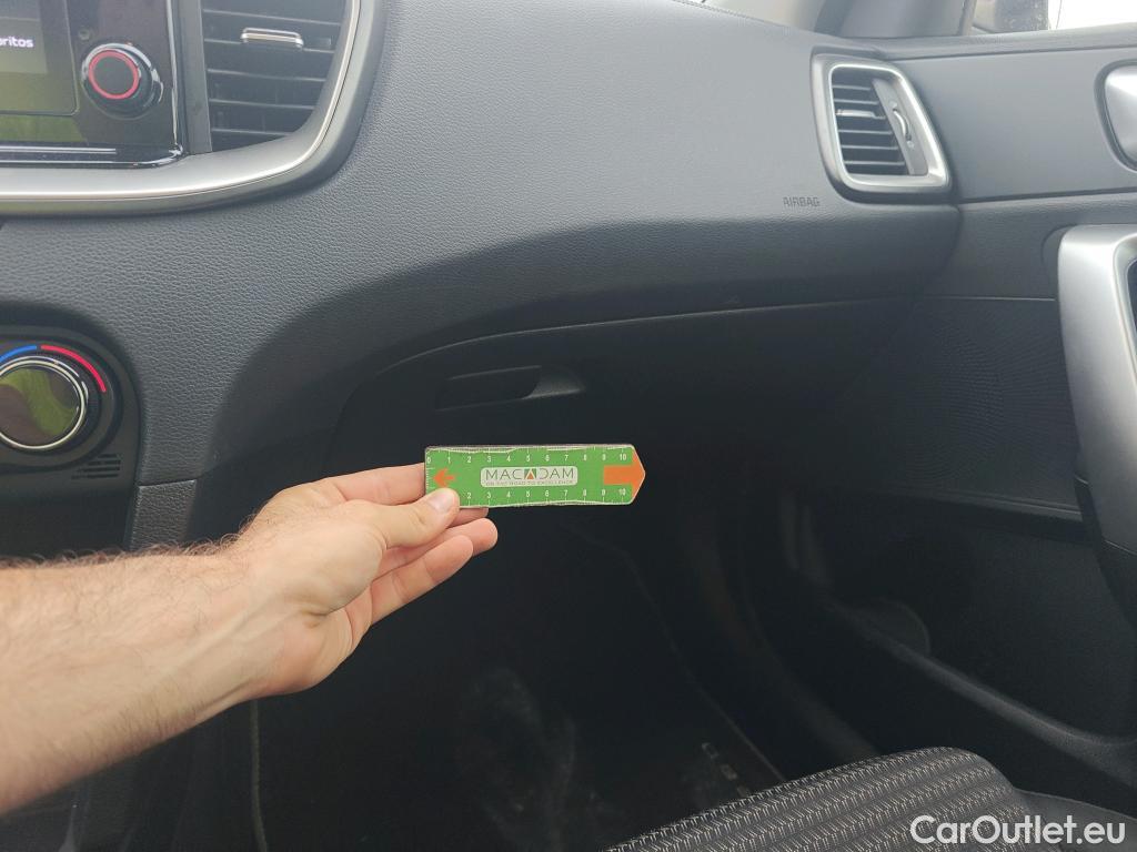  KIA  XCeed KIA  / 2019 / 5P / todoterreno 1.0 T-GDi Drive 88kW (120CV) #16