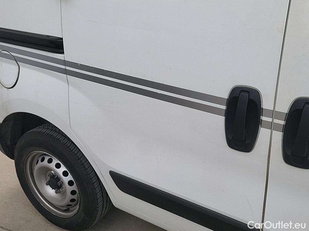  Fiat  Fiorino FIAT  / 2016 / 3P / furgón derivado de turismo Cargo Base 1.3 Mjet 59kW (80CV) E6 #11