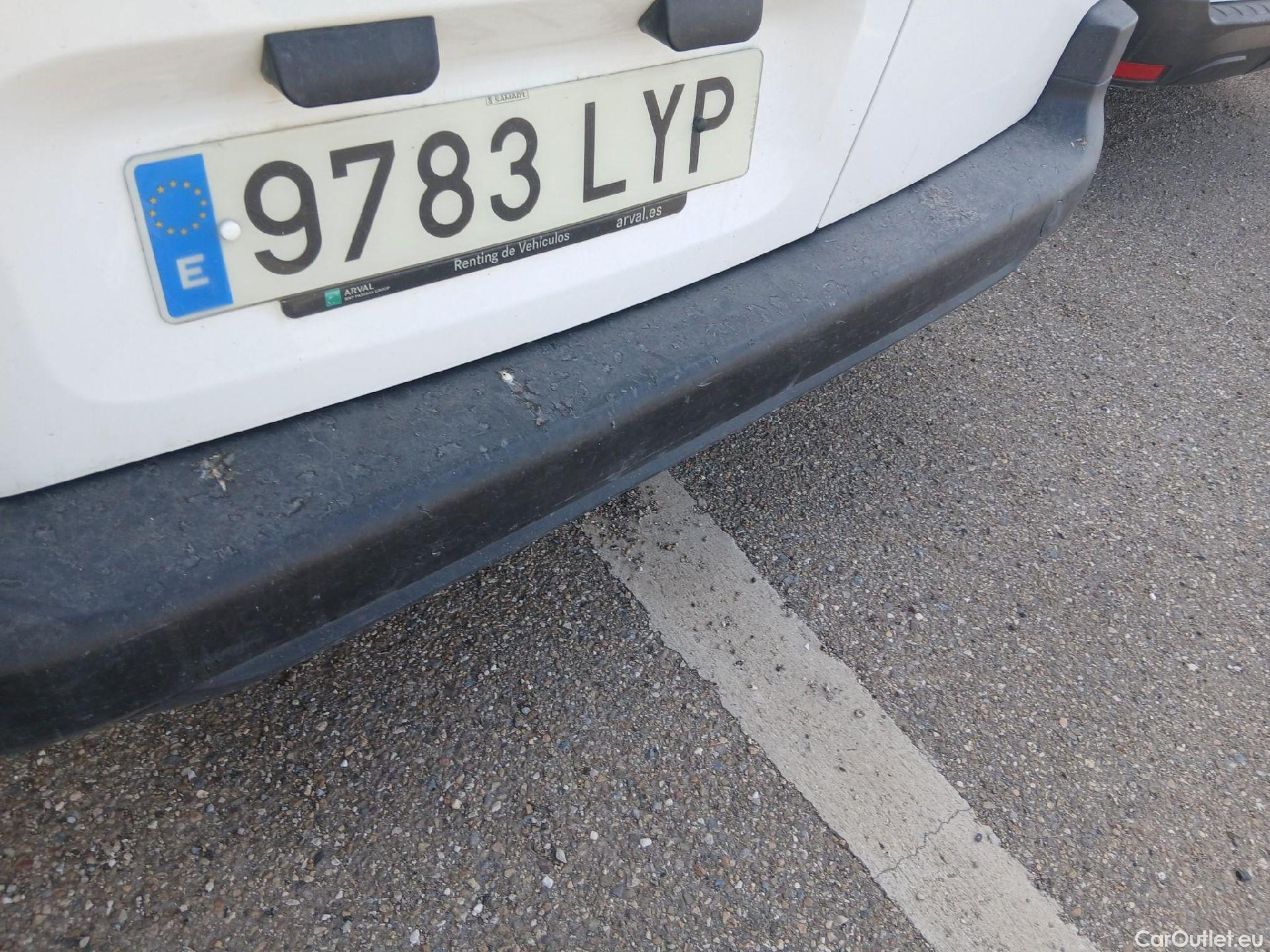  Citroen  Berlingo CITROEN  / 2018 / 3P / furgón derivado de turismo Talla M BlueHDi 100 CONTROL (AC2) #17