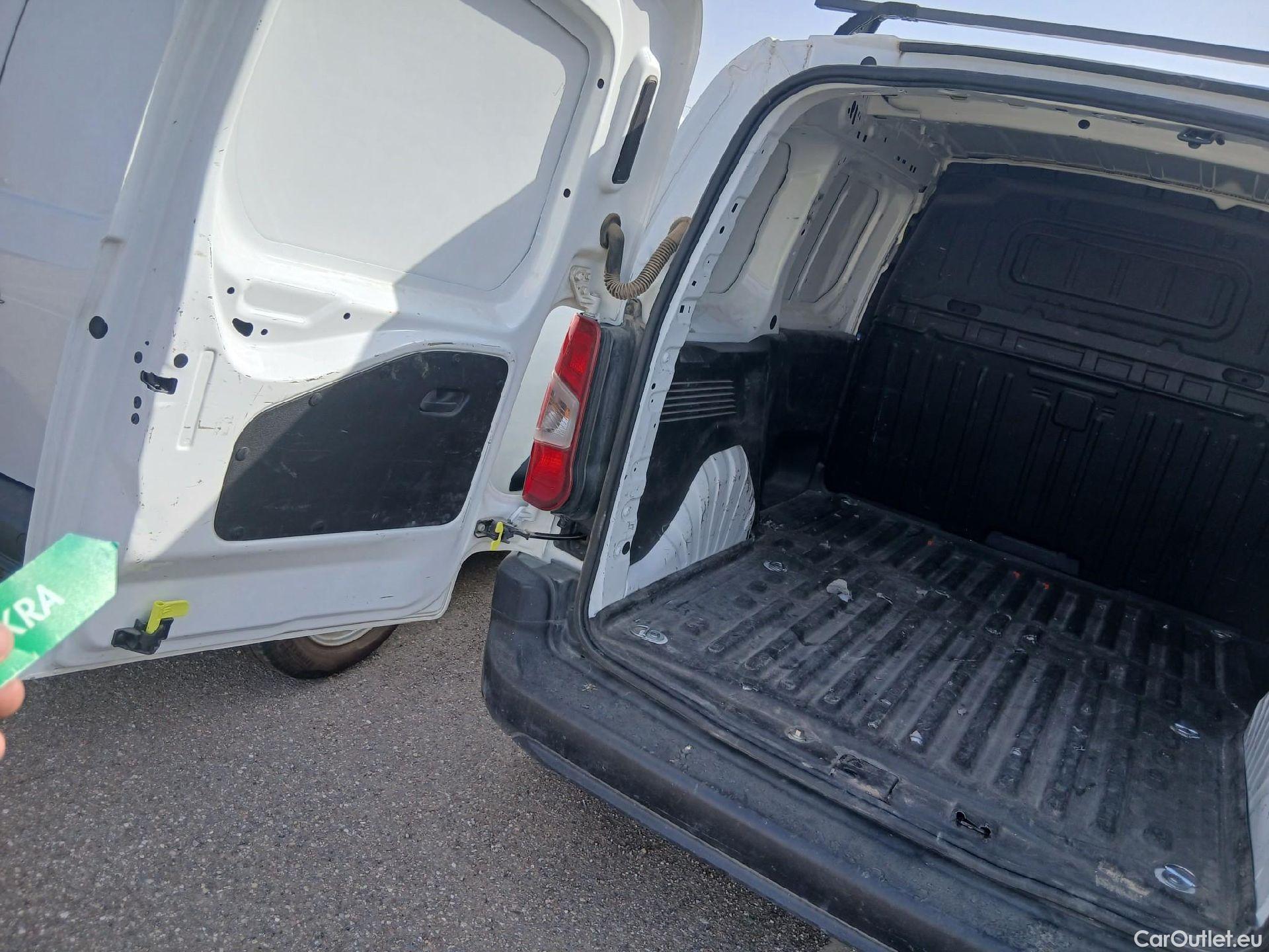  Citroen  Berlingo CITROEN  / 2018 / 3P / furgón derivado de turismo Talla M BlueHDi 100 CONTROL (AC2) #1