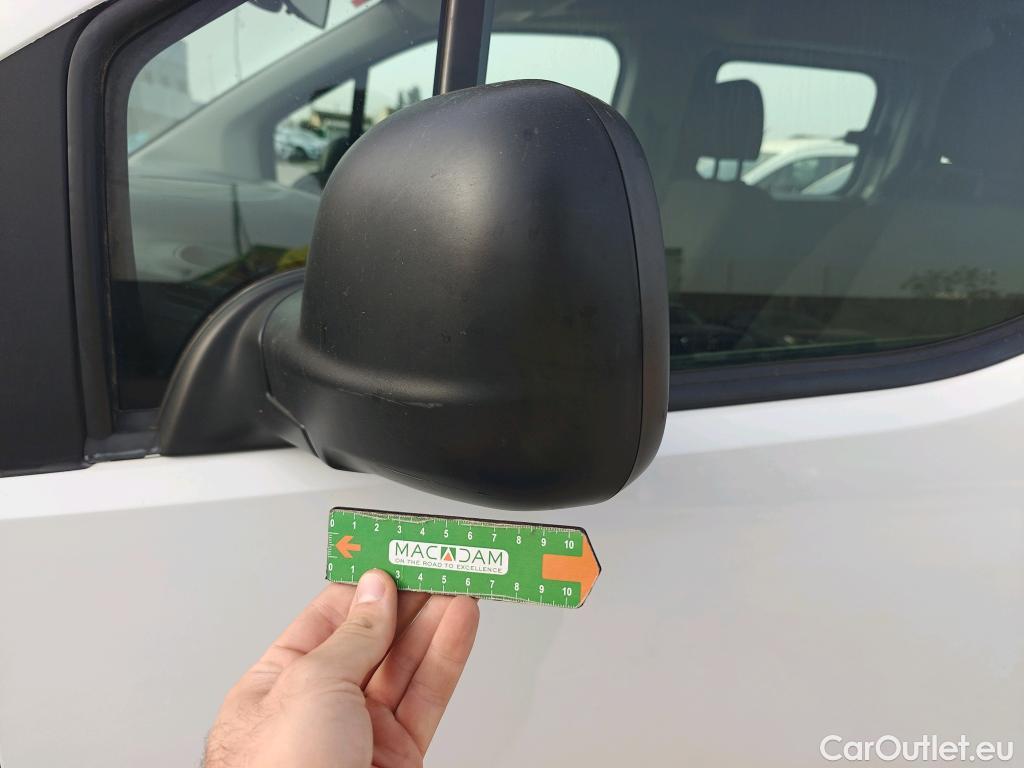  Citroen  Berlingo CITROEN  / 2018 / 4P / combi Talla M BlueHDi 100 S&S LIVE PACK BUSINE #49