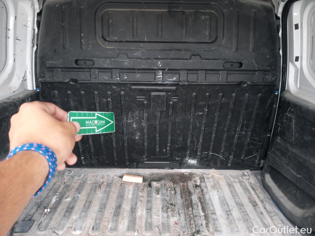  Citroen  Berlingo CITROEN  / 2018 / 3P / furgón derivado de turismo Talla M BlueHDi 100 CONTROL #18