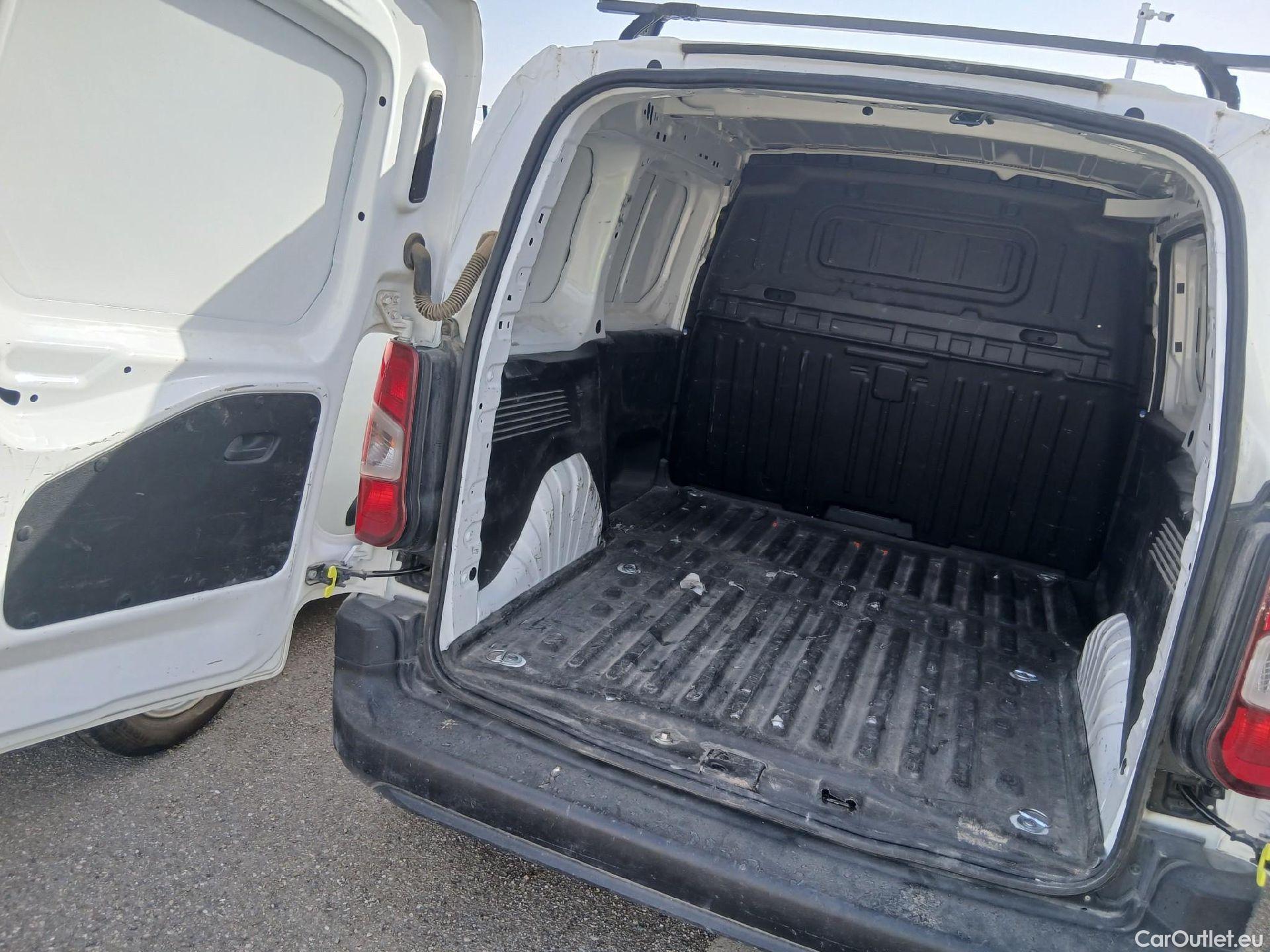  Citroen  Berlingo CITROEN  / 2018 / 3P / furgón derivado de turismo Talla M BlueHDi 100 CONTROL (AC2) #2