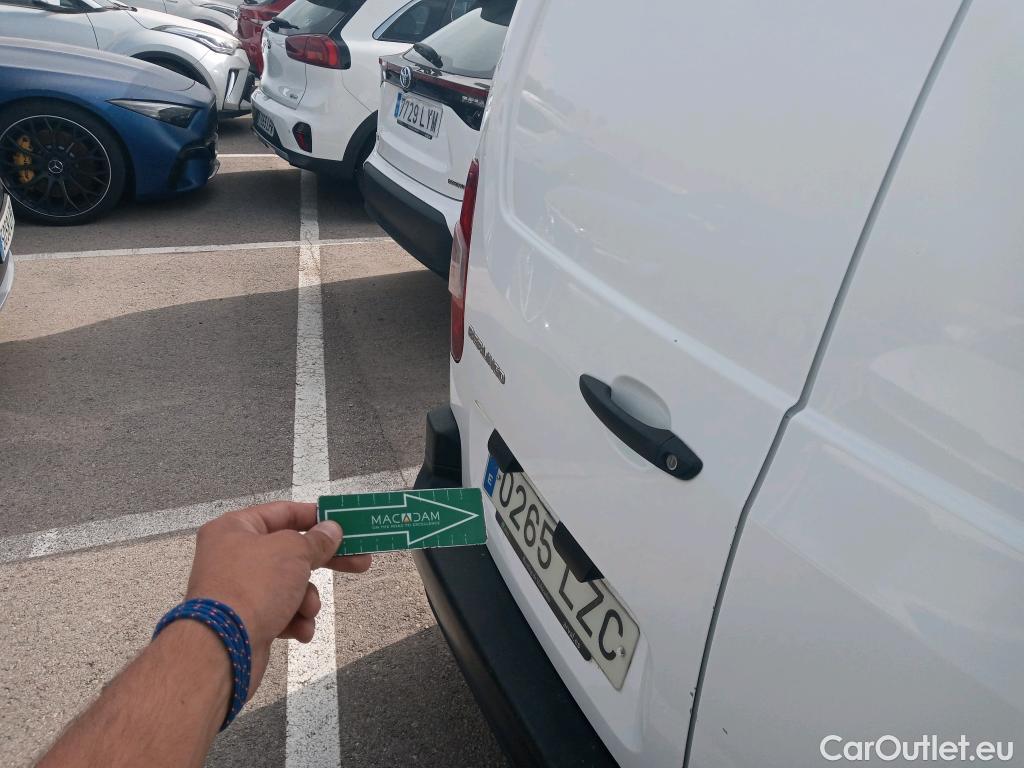  Citroen  Berlingo CITROEN  / 2018 / 3P / furgón derivado de turismo Talla M BlueHDi 100 CONTROL #34