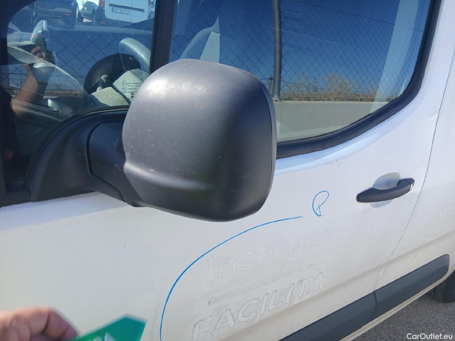  Peugeot  Partner PEUGEOT  / 2018 / 3P / furgón derivado de turismo Pro Standard 600kg BlueHDi 73kW (AC) #22