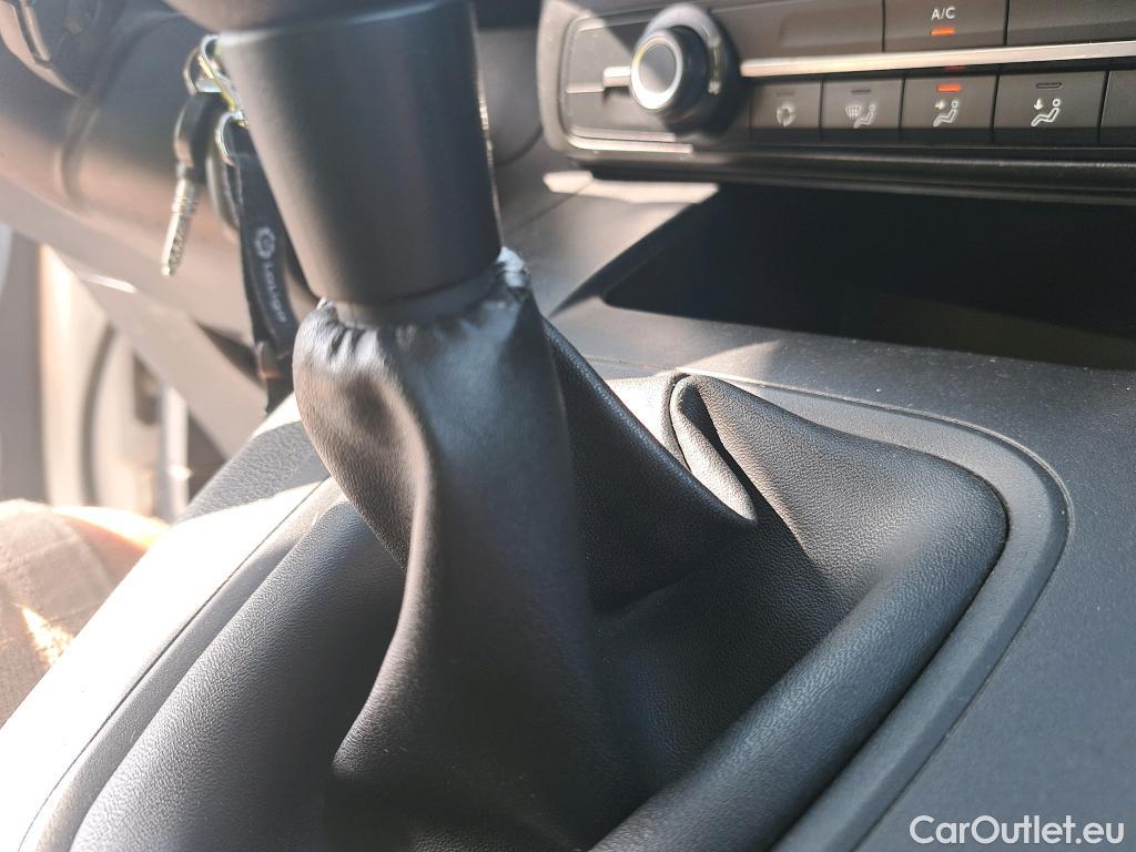  Peugeot  Partner PEUGEOT  / 2018 / 3P / furgón derivado de turismo Pro Standard 600kg BlueHDi 73kW (AC) #79