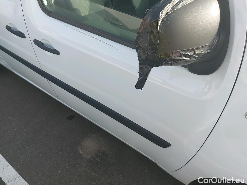  Renault  Kangoo RENAULT  Furgón/2013/4P/furgón derivado de turismo Maxi 2p Blue dCi 70 kW (95CV) #26