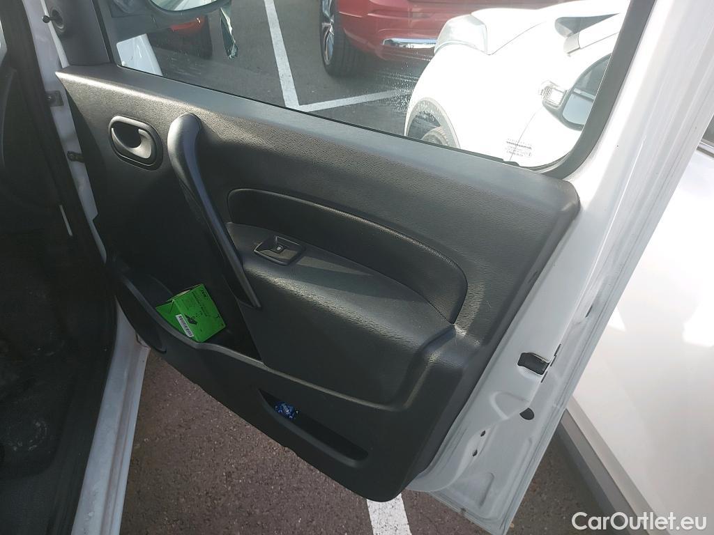  Renault  Kangoo RENAULT  Furgón/2013/4P/furgón derivado de turismo Maxi 2p Blue dCi 70 kW (95CV) #24