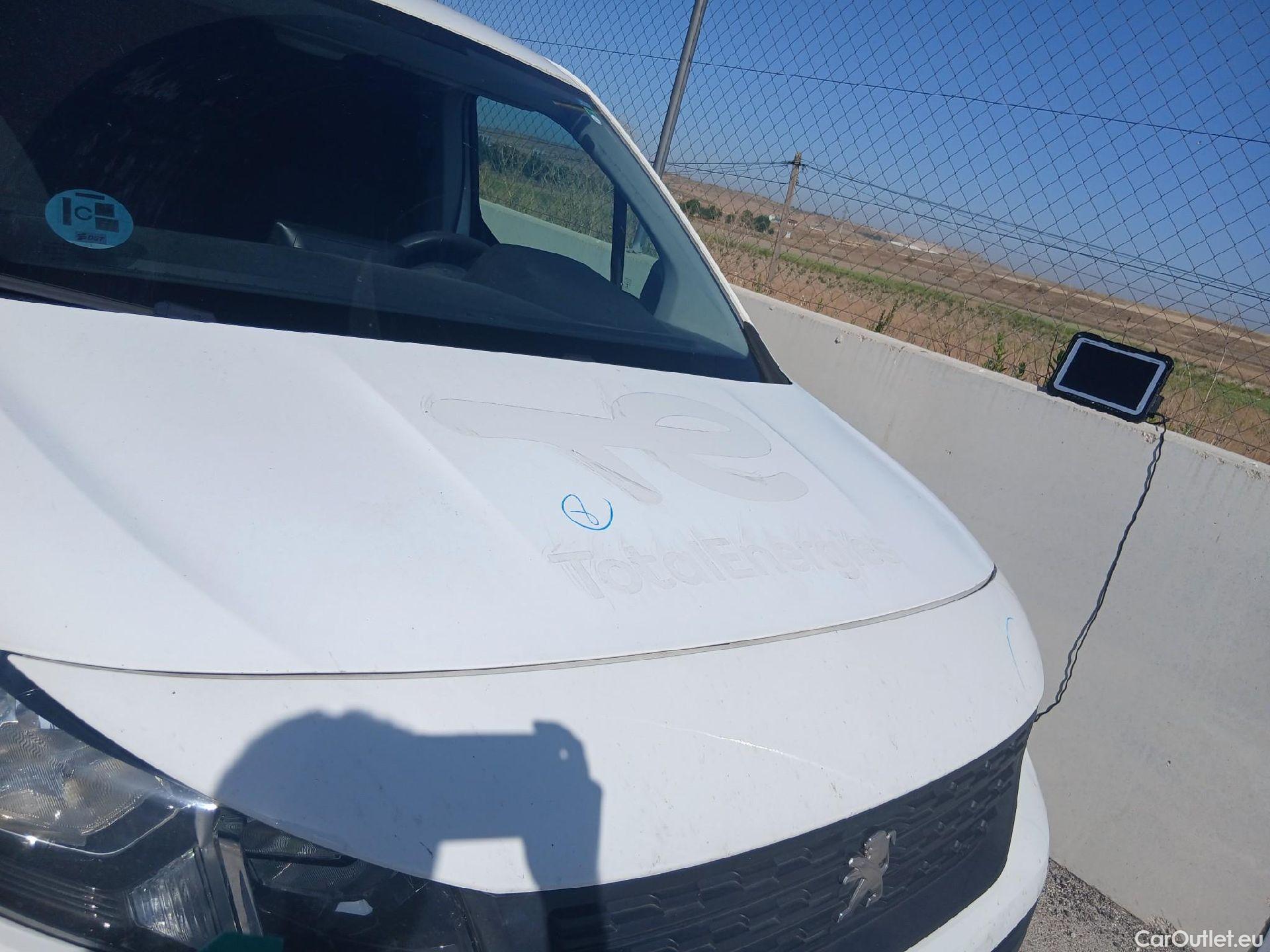  Peugeot  Partner PEUGEOT  / 2018 / 3P / furgón derivado de turismo Pro Standard 600kg BlueHDi 73kW (AC) #13