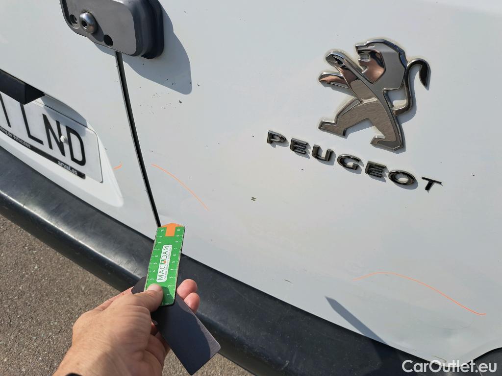  Peugeot  Partner PEUGEOT  / 2018 / 3P / furgón derivado de turismo Pro Standard 600kg BlueHDi 73kW (AC) #21