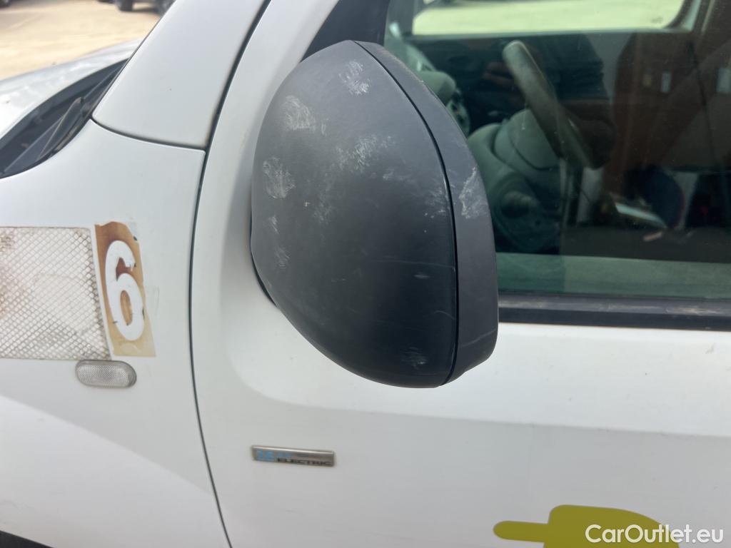  Renault  Kangoo RENAULT  Z.E./2013/3P/furgón derivado de turismo Z.E. Flexi #66