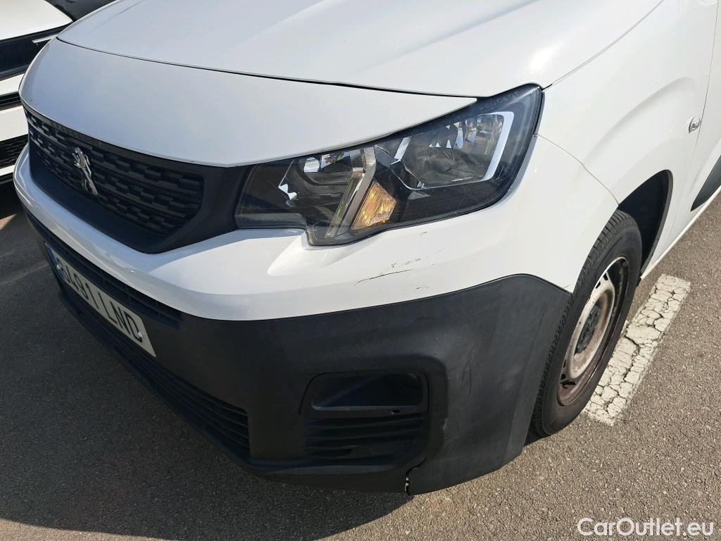  Peugeot  Partner PEUGEOT  / 2018 / 3P / furgón derivado de turismo Pro Standard 600kg BlueHDi 73kW (AC) #48