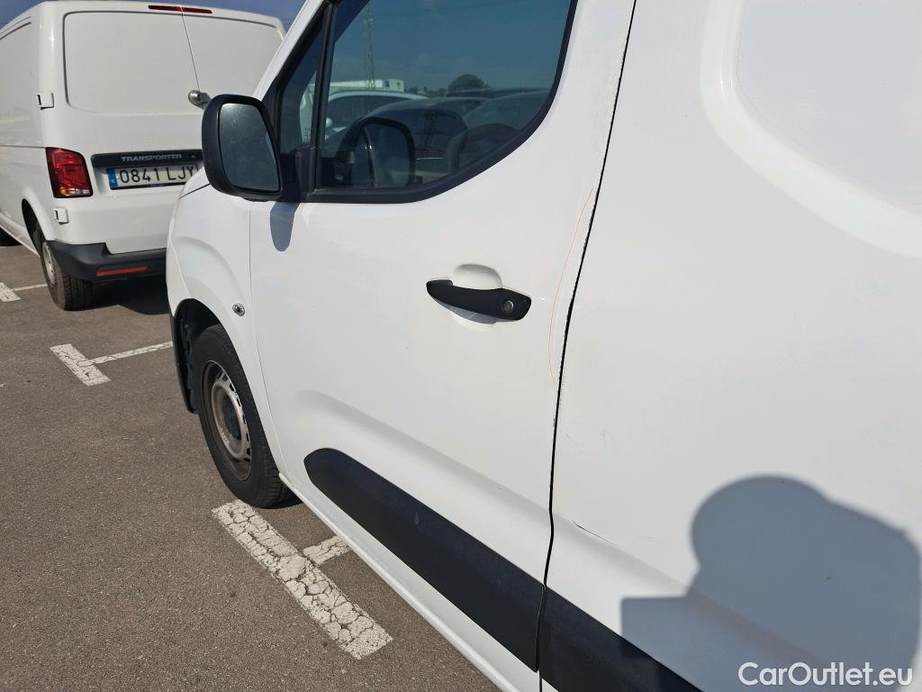  Peugeot  Partner PEUGEOT  / 2018 / 3P / furgón derivado de turismo Pro Standard 600kg BlueHDi 73kW (AC) #38