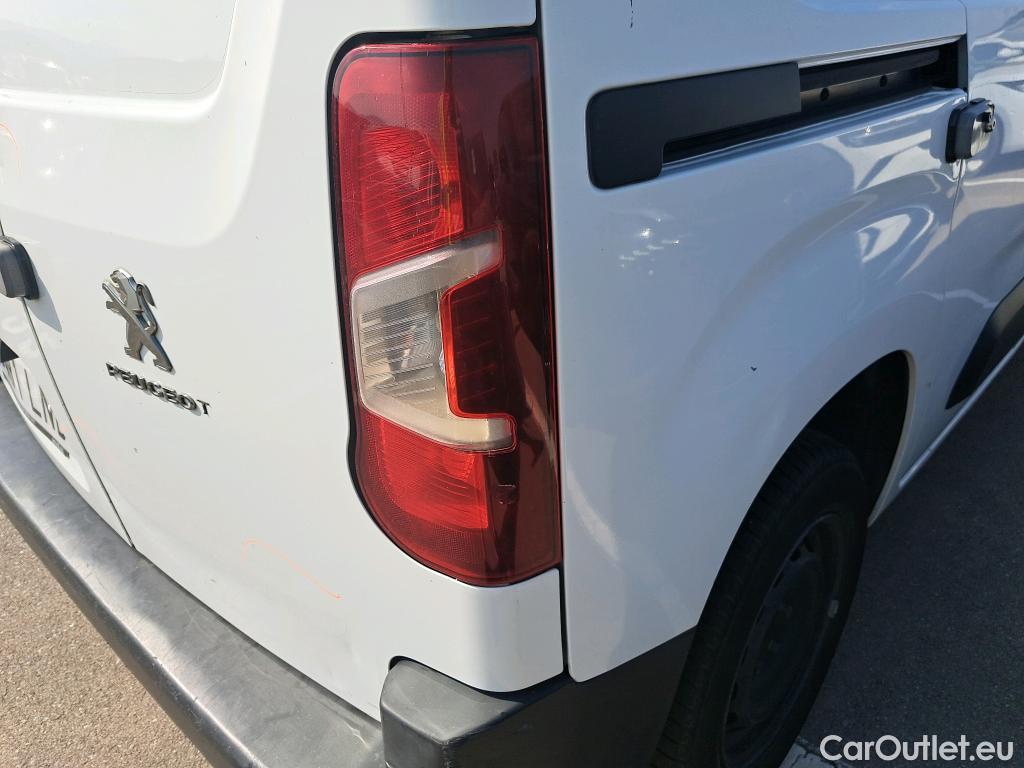 Peugeot  Partner PEUGEOT  / 2018 / 3P / furgón derivado de turismo Pro Standard 600kg BlueHDi 73kW (AC) #72