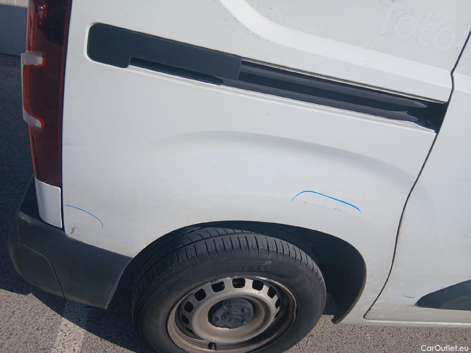  Peugeot  Partner PEUGEOT  / 2018 / 3P / furgón derivado de turismo Pro Standard 600kg BlueHDi 73kW (AC) #40