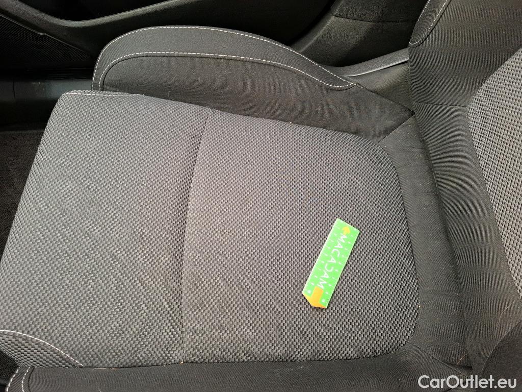  Renault  Megane  IV Berline 5pt. Société Air Nav 1.5 dCi 90CV BVM6 E6 #28