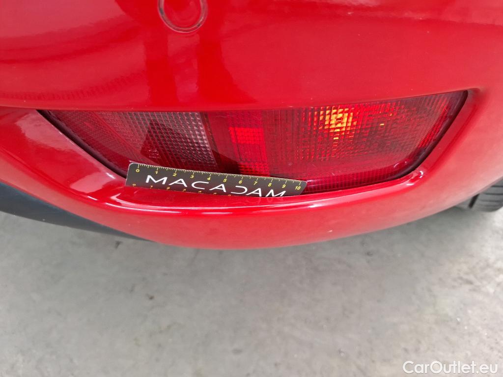  Citroen  C4 Grand Picasso  Shine 1.5 BlueHDi 130CV BVA8 Repeint en Rouge / Teinte SIV Blanc Banquise./ WHITE CAR REPAINT IN RED #55