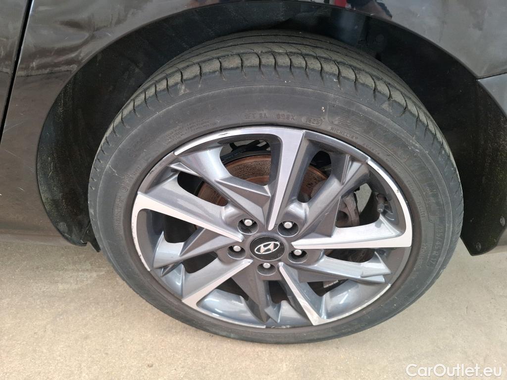  Hyundai  i30 HYUNDAI  Sport Wagon / 2020 / 5P / Break 1.0 T-GDI 120 DCT-7 MHEV CREATIVE SW #44
